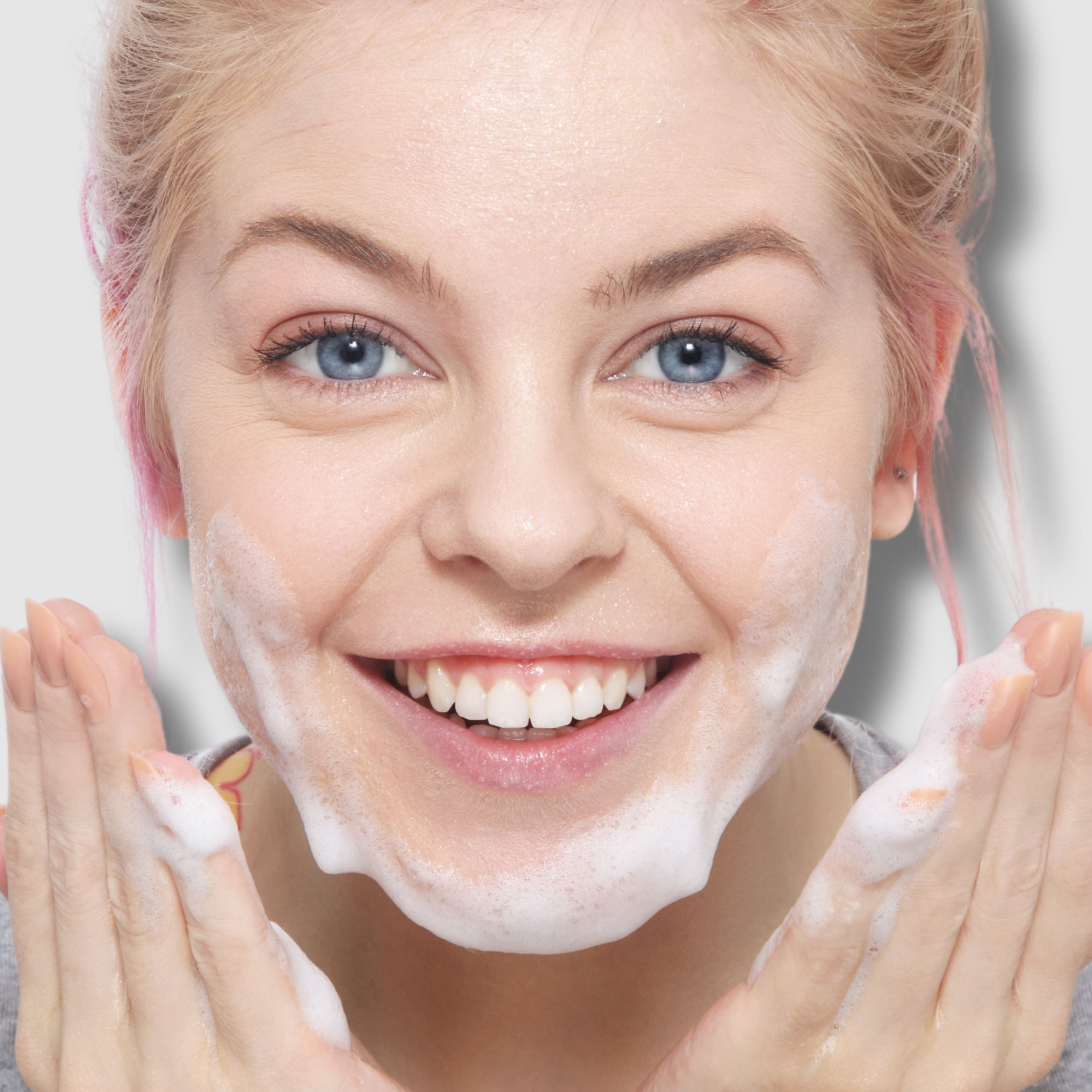 Extra Strength Foaming Acne Cleanser – 50mL bottle for gentle yet effective acne treatment.