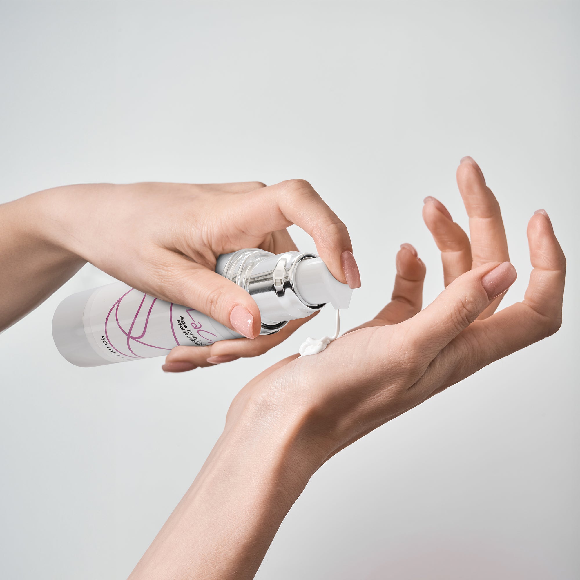 hydrating serum-Laclaire-Leclaire-LeClaire-LACLAIRÉ-Ordinary-murad-Laclaire Age-Defying Moisturizing Serum 50mL – Peptide serum for wrinkle reduction and intense moisture, leaving skin radiant